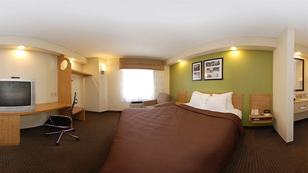 Rodeway Inn Austell Exterior photo